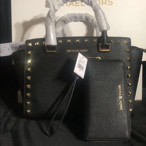 Black Michael Kors purse and wallet set or indiv